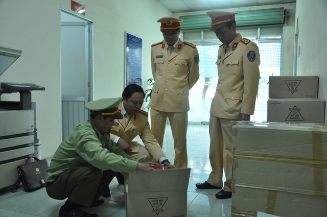 Bắt giữ lô mỹ phẩm Hàn Quốc gần 1 tỷ đồng buôn lậu qua đường sắt - 3 Bắt giữ lô mỹ phẩm Hàn Quốc gần 1 tỷ đồng buôn lậu qua đường sắt - 3