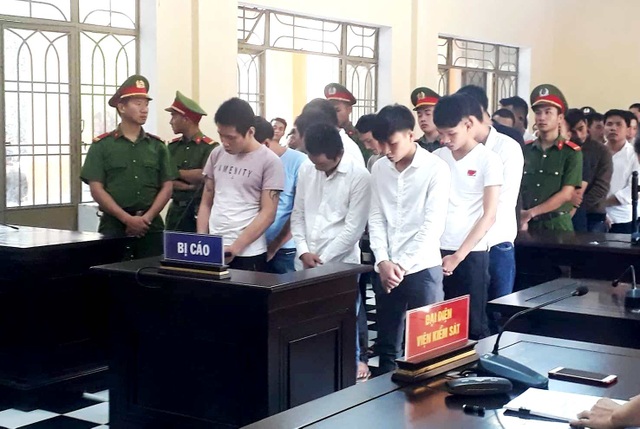 Quảng Nam: Mâu thuẫn vì mượn tiền không trả, cả trăm đối tượng thanh toán nhau Quảng Nam: Mâu thuẫn vì mượn tiền không trả, cả trăm đối tượng thanh toán nhau