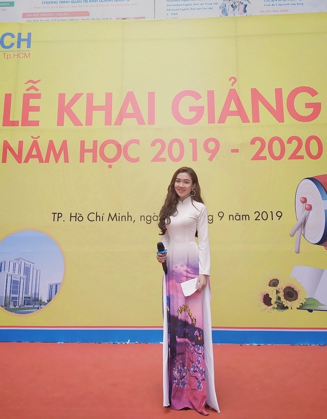 Nữ sinh 18 tuổi xinh đẹp là hoa khôi, MC đài truyền hình quốc gia - 2 Nữ sinh 18 tuổi xinh đẹp là hoa khôi, MC đài truyền hình quốc gia - 2