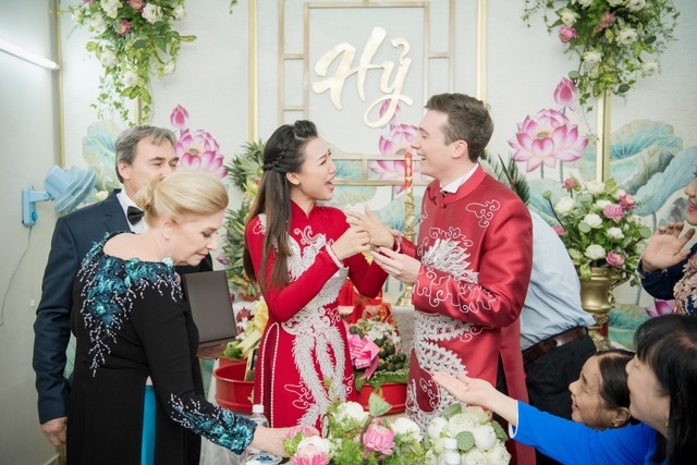 Vợ chồng Hoàng Oanh cấp cứu trước ngày cưới, xúc động trao nhầm nhẫn trong Lễ vu quy - 19 Vợ chồng Hoàng Oanh cấp cứu trước ngày cưới, xúc động trao nhầm nhẫn trong Lễ vu quy - 19