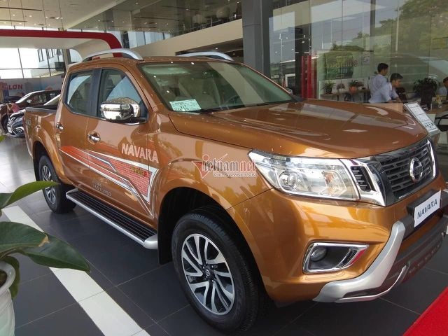 Giảm giá trăm triệu vẫn ế, đại lý ô tô tung “quân bài chiến lược” câu khách - 1 Giảm giá trăm triệu vẫn ế, đại lý ô tô tung “quân bài chiến lược” câu khách - 1