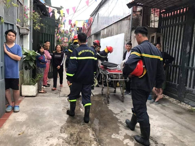Hà Nội: 3 bà cháu tử vong thương tâm sau vụ hoả hoạn lúc rạng sáng - 1 Hà Nội: 3 bà cháu tử vong thương tâm sau vụ hoả hoạn lúc rạng sáng - 1