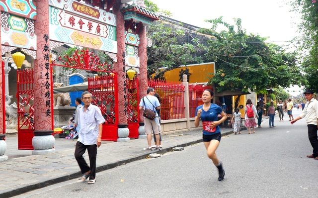 Đông đảo người dân và du khách chạy vì Di sản Văn hóa thế giới Hội An” - 7 Đông đảo người dân và du khách chạy vì Di sản Văn hóa thế giới Hội An” - 7