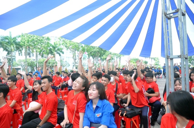 Sinh viên hành động thiết thực phòng, chống HIV/AIDS - 3 Sinh viên hành động thiết thực phòng, chống HIV/AIDS - 3