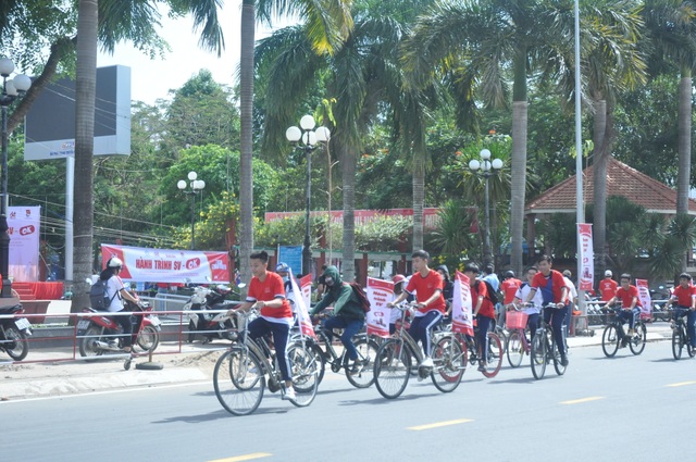 Sinh viên hành động thiết thực phòng, chống HIV/AIDS - 6 Sinh viên hành động thiết thực phòng, chống HIV/AIDS - 6