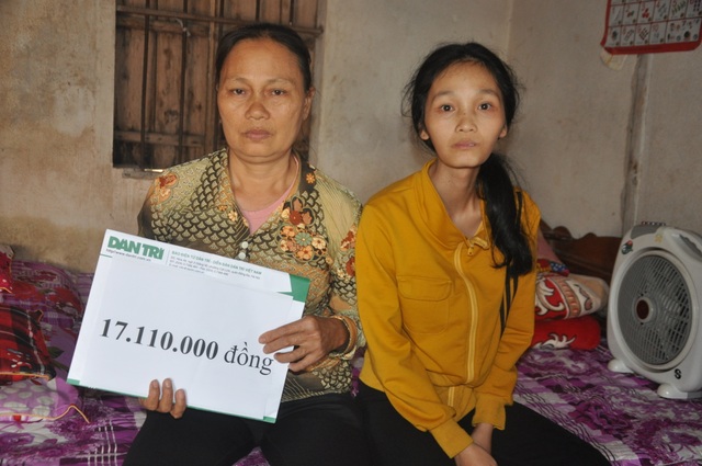 Người mẹ đơn thân Thúy Hương bị ung thư được bạn đọc giúp đỡ tiếp tục đến viện - 5 Người mẹ đơn thân Thúy Hương bị ung thư được bạn đọc giúp đỡ tiếp tục đến viện - 5