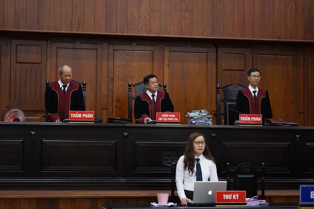 Bà Lê Hoàng Diệp Thảo đề nghị thay đổi hội đồng xét xử - 3 Bà Lê Hoàng Diệp Thảo đề nghị thay đổi hội đồng xét xử - 3