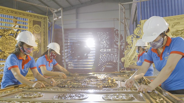 Hành trình sáng tạo đằng sau những cánh cổng nhôm đúc phong cách hoàng gia - 2 Hành trình sáng tạo đằng sau những cánh cổng nhôm đúc phong cách hoàng gia - 2