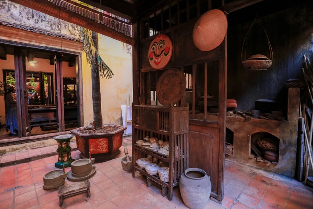 Căn nhà trăm tuổi độc nhất giữa phố cổ Hà Nội, có tiền cũng không mua nổi - 7