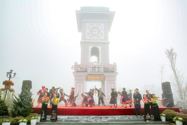 Giáng Sinh nhất định phải đến Fansipan check-in xứ sở pha lê tuyệt diệu - 4 Giáng Sinh nhất định phải đến Fansipan check-in xứ sở pha lê tuyệt diệu - 4