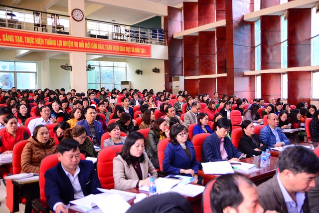 4.000 cán bộ quản lý giáo dục cốt cán tập huấn về quản trị nhà trường - 1 4.000 cán bộ quản lý giáo dục cốt cán tập huấn về quản trị nhà trường - 1