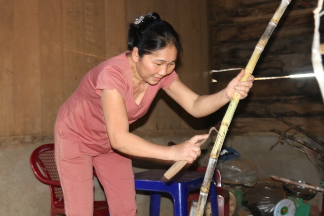 Hàng chục hộ dân đồng loạt viết đơn tình nguyện thoát nghèo - 4 Hàng chục hộ dân đồng loạt viết đơn tình nguyện thoát nghèo - 4