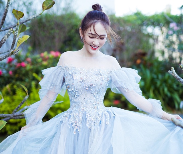 Nhan sắc như thiếu nữ đôi mươi khiến phi công trẻ kém 9 tuổi mê mệt của mỹ nhân Trần Kiều Ân - 10 Nhan sắc như thiếu nữ đôi mươi khiến phi công trẻ kém 9 tuổi mê mệt của mỹ nhân Trần Kiều Ân - 10