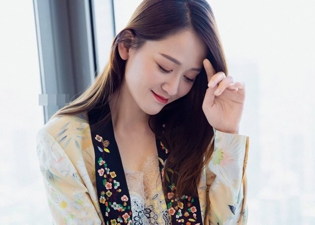 Nhan sắc như thiếu nữ đôi mươi khiến phi công trẻ kém 9 tuổi mê mệt của mỹ nhân Trần Kiều Ân - 22 Nhan sắc như thiếu nữ đôi mươi khiến phi công trẻ kém 9 tuổi mê mệt của mỹ nhân Trần Kiều Ân - 22