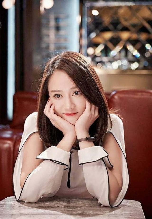 Nhan sắc như thiếu nữ đôi mươi khiến phi công trẻ kém 9 tuổi mê mệt của mỹ nhân Trần Kiều Ân - 15 Nhan sắc như thiếu nữ đôi mươi khiến phi công trẻ kém 9 tuổi mê mệt của mỹ nhân Trần Kiều Ân - 15