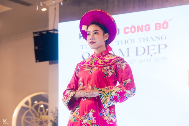 Lịm tim trước màn trình diễn thời trang của mẫu nhí 2 tuổi - 4 Lịm tim trước màn trình diễn thời trang của mẫu nhí 2 tuổi - 4