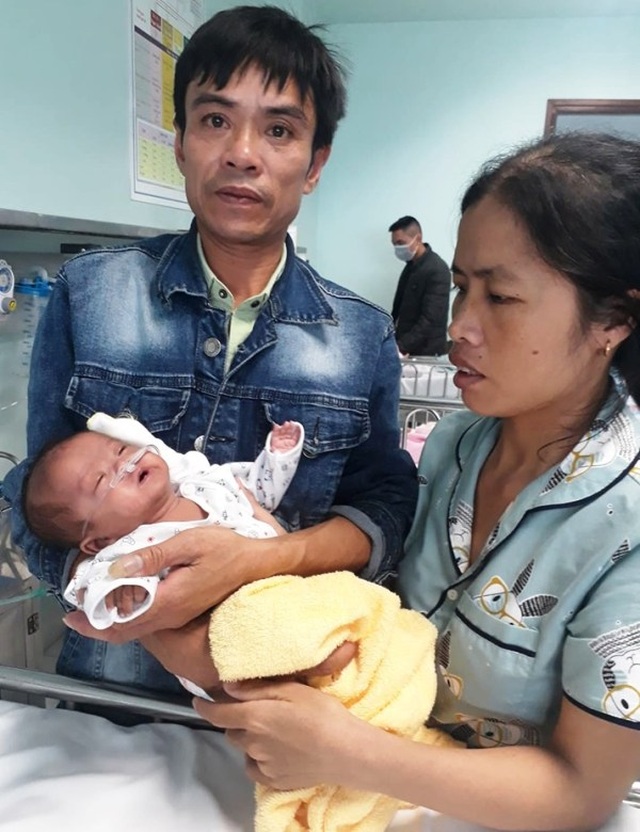 Số phận mong manh của hài nhi nặng 900g đã phải gánh tá bệnh trên mình - 6 Số phận mong manh của hài nhi nặng 900g đã phải gánh tá bệnh trên mình - 6