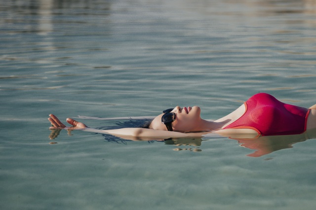 “Người đẹp không tuổi” Thanh Mai diện bikini khoe dáng ở biển Chết - 3 “Người đẹp không tuổi” Thanh Mai diện bikini khoe dáng ở biển Chết - 3