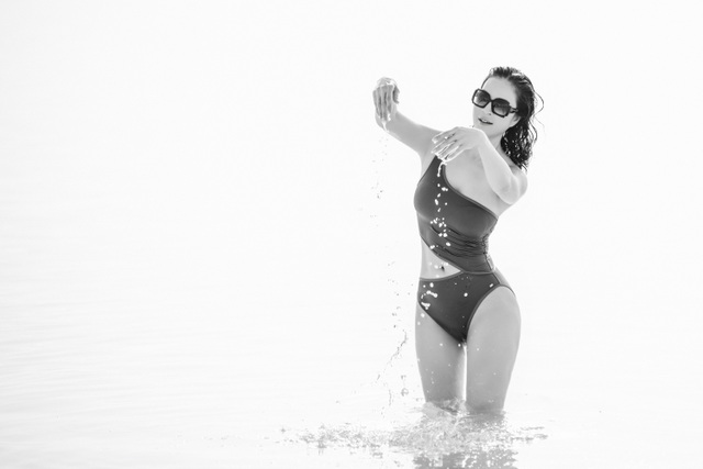 “Người đẹp không tuổi” Thanh Mai diện bikini khoe dáng ở biển Chết - 8 “Người đẹp không tuổi” Thanh Mai diện bikini khoe dáng ở biển Chết - 8