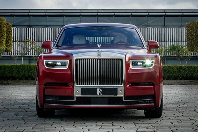 Đấu giá chiếc Rolls-Royce phiên bản Bespoke Red Phantom đặc biệt - 4