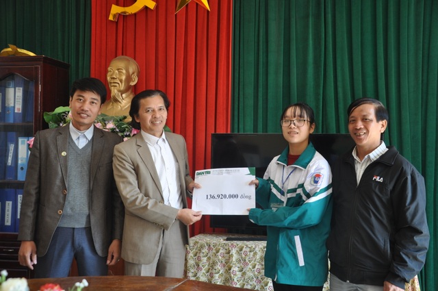 Cô học trò mồ côi thênh thang con đường đến trường nhờ những tấm lòng nhân ái - 3 Cô học trò mồ côi thênh thang con đường đến trường nhờ những tấm lòng nhân ái - 3