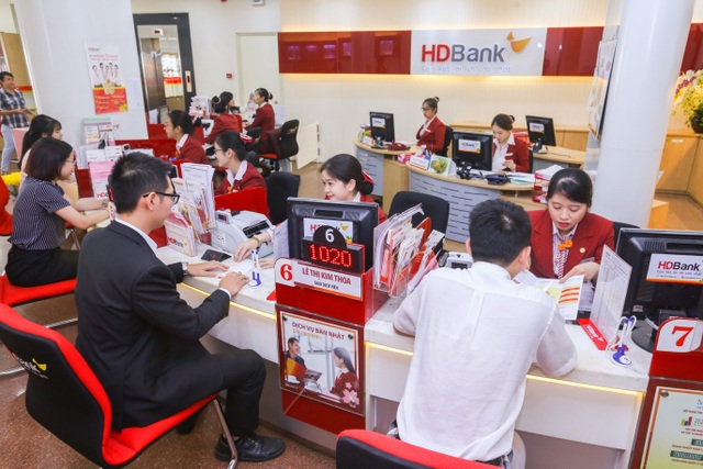 Lợi nhuận quý III của HDBank tăng 51% so với cùng kỳ, nợ xấu chỉ 1,1% - 1 Lợi nhuận quý III của HDBank tăng 51% so với cùng kỳ, nợ xấu chỉ 1,1% - 1