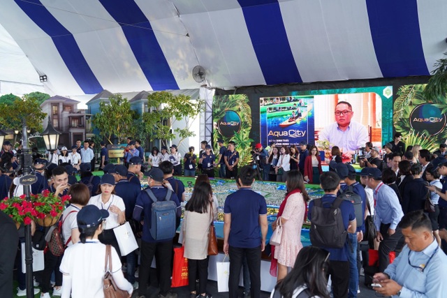 Chính thức khai mạc triển lãm Bất động sản ấn tượng - Novaland Expo 12/2019 - 4 Chính thức khai mạc triển lãm Bất động sản ấn tượng - Novaland Expo 12/2019 - 4