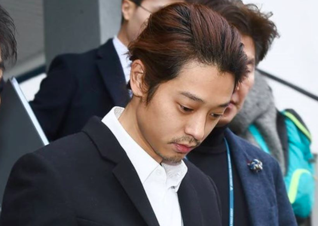 Vụ bê bối tình dục chấn động xứ Hàn: Jung Joon Young gửi tin nhắn “bẩn” cho 14 người - 1 Vụ bê bối tình dục chấn động xứ Hàn: Jung Joon Young gửi tin nhắn “bẩn” cho 14 người - 1