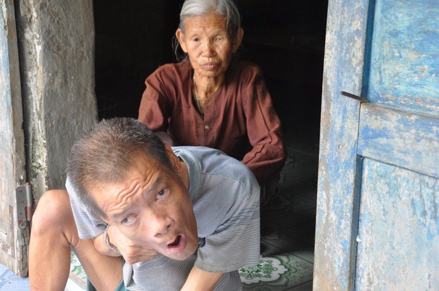 Cụ bà 85 tuổi, mùa đông năm nay không sợ rét nữa rồi! - 3 Cụ bà 85 tuổi, mùa đông năm nay không sợ rét nữa rồi! - 3