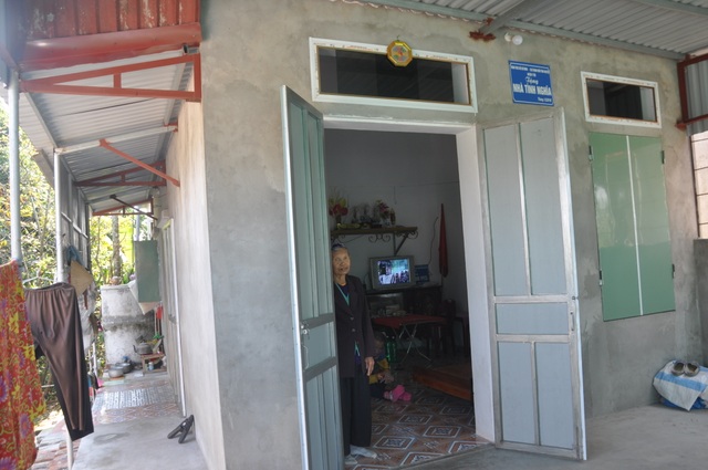 Cụ bà 85 tuổi, mùa đông năm nay không sợ rét nữa rồi! - 4 Cụ bà 85 tuổi, mùa đông năm nay không sợ rét nữa rồi! - 4