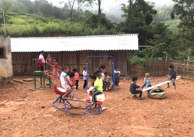 Hàng chục học sinh mầm non “co ro” trong lớp học trên triền núi - 20 Hàng chục học sinh mầm non “co ro” trong lớp học trên triền núi - 20
