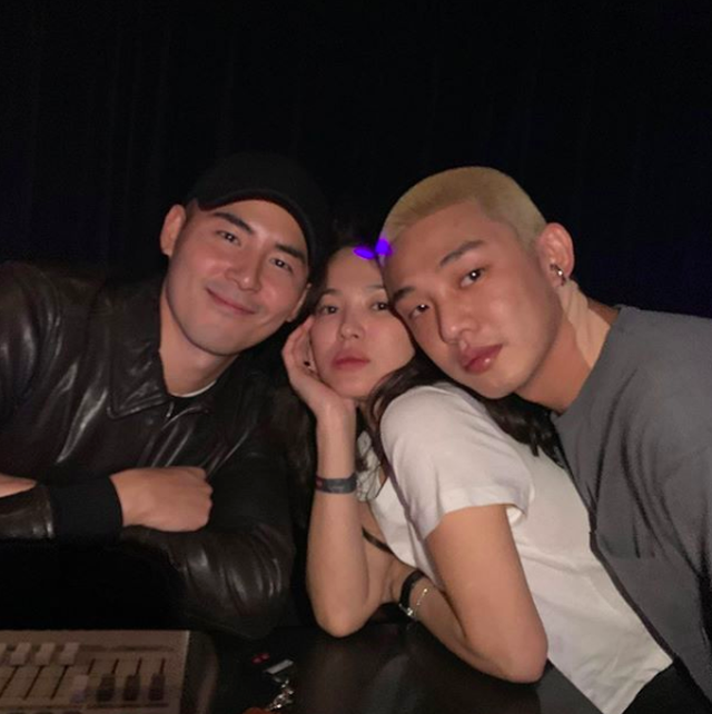Fan ngưỡng mộ hành trình lột xác của Song Hye Kyo hậu ly hôn - 2 Fan ngưỡng mộ hành trình lột xác của Song Hye Kyo hậu ly hôn - 2