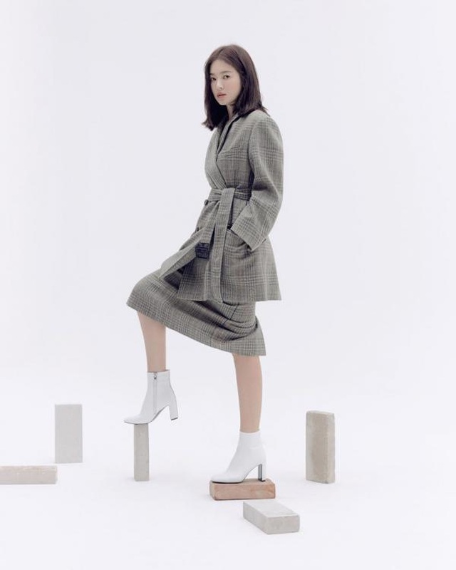 Fan ngưỡng mộ hành trình lột xác của Song Hye Kyo hậu ly hôn - 10 Fan ngưỡng mộ hành trình lột xác của Song Hye Kyo hậu ly hôn - 10