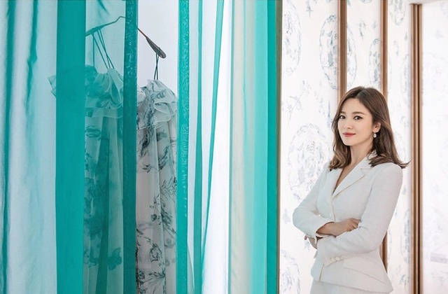 Fan ngưỡng mộ hành trình lột xác của Song Hye Kyo hậu ly hôn - 6 Fan ngưỡng mộ hành trình lột xác của Song Hye Kyo hậu ly hôn - 6