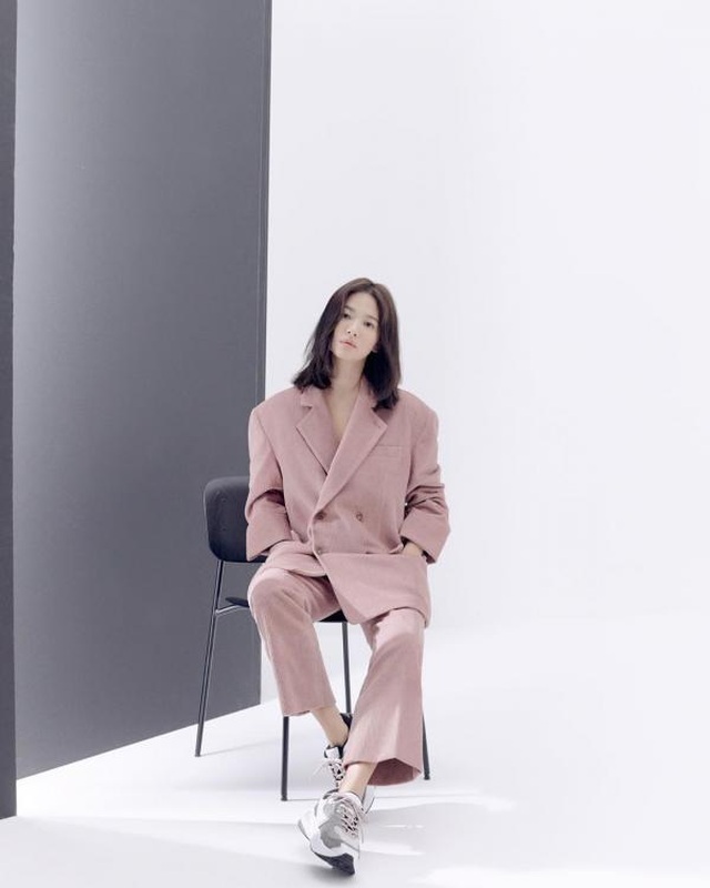 Fan ngưỡng mộ hành trình lột xác của Song Hye Kyo hậu ly hôn - 12 Fan ngưỡng mộ hành trình lột xác của Song Hye Kyo hậu ly hôn - 12