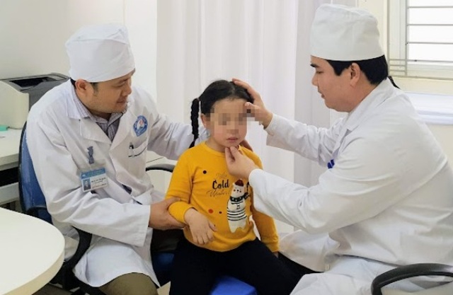 Tìm thấy phần mũi bị đứt rời của bé gái 5 tuổi trong thùng rác - 2 Tìm thấy phần mũi bị đứt rời của bé gái 5 tuổi trong thùng rác - 2