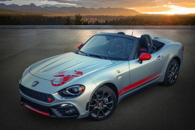 Fiat 124 Spider chết yểu trên sân nhà - 1