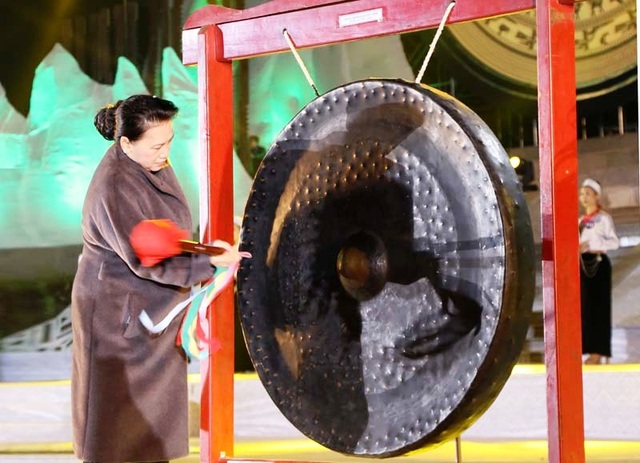 Khai mạc tuần văn hóa du lịch “Hòa Bình – Miền đất sử thi” - 2 Khai mạc tuần văn hóa du lịch “Hòa Bình – Miền đất sử thi” - 2
