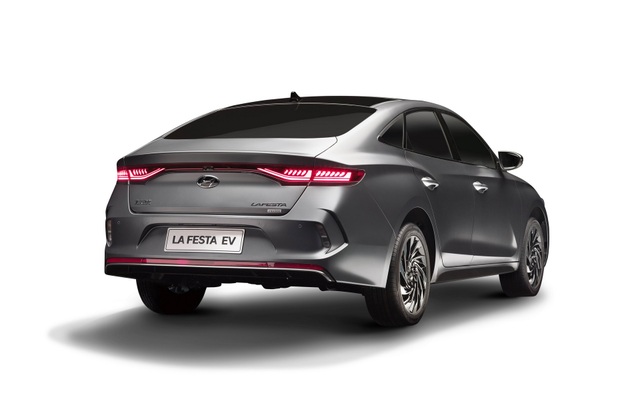 Hyundai âm thầm giới thiệu xe chạy điện Lafesta tại Trung Quốc - 3