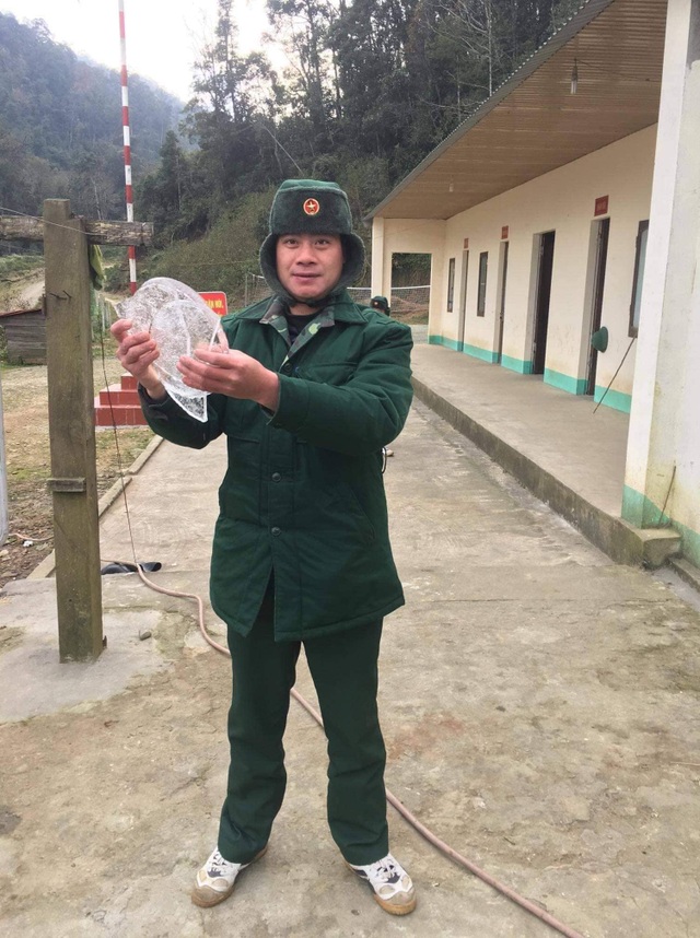 Băng giá xuất hiện tại miền núi Nghệ An - 2 Băng giá xuất hiện tại miền núi Nghệ An - 2