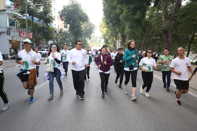 Các đại sứ tham gia chạy vì trẻ em Hà Nội 2019 - Ảnh minh hoạ 9