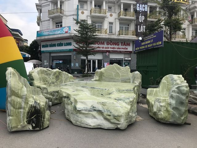 Cô gái khóc thét vì mua đồng hồ sang chảnh, nhận về đồng hồ... nhựa (!?) - 2 Cô gái khóc thét vì mua đồng hồ sang chảnh, nhận về đồng hồ... nhựa (!?) - 2