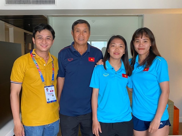 Những cô gái vàng bóng đá nữ SEA Games 30 giao lưu cùng độc giả  từ Philippines - Ảnh minh hoạ 2