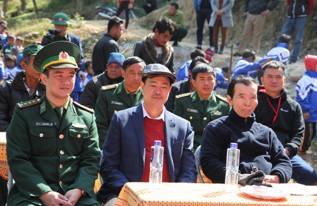 Khánh thành cây cầu mơ ước thứ 17, nâng bước chân bà con dân bản Na Kho - 20 Khánh thành cây cầu mơ ước thứ 17, nâng bước chân bà con dân bản Na Kho - 20