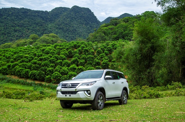 Cơ hội cuối cùng trong năm 2019 mua ô tô Toyota giá hời - 1