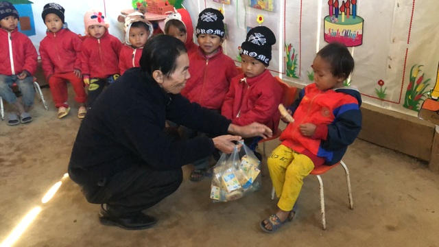 Báo Dân trí khởi công xây dựng trường Mầm non sát biên giới Việt - Lào - 8 Báo Dân trí khởi công xây dựng trường Mầm non sát biên giới Việt - Lào - 8