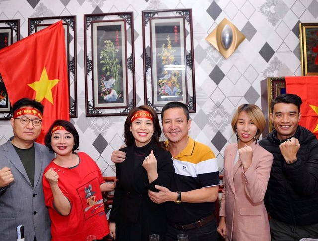 Nghệ sĩ Việt vỡ oà, nghẹn ngào khi U22 Việt Nam đoạt HCV SEA Games - 3 Nghệ sĩ Việt vỡ oà, nghẹn ngào khi U22 Việt Nam đoạt HCV SEA Games - 3