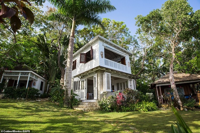 Bên trong biệt thự “thiên đường” trị giá hơn 109 tỷ - nơi đặt bút viết tác phẩm Điệp viên 007 - 1 Bên trong biệt thự “thiên đường” trị giá hơn 109 tỷ - nơi đặt bút viết tác phẩm Điệp viên 007 - 1