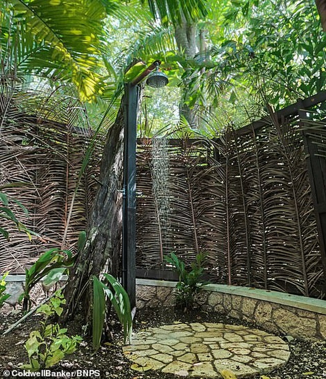 Bên trong biệt thự “thiên đường” trị giá hơn 109 tỷ - nơi đặt bút viết tác phẩm Điệp viên 007 - 7 Bên trong biệt thự “thiên đường” trị giá hơn 109 tỷ - nơi đặt bút viết tác phẩm Điệp viên 007 - 7