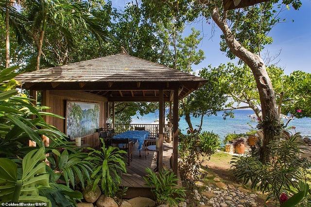 Bên trong biệt thự “thiên đường” trị giá hơn 109 tỷ - nơi đặt bút viết tác phẩm Điệp viên 007 - 8 Bên trong biệt thự “thiên đường” trị giá hơn 109 tỷ - nơi đặt bút viết tác phẩm Điệp viên 007 - 8
